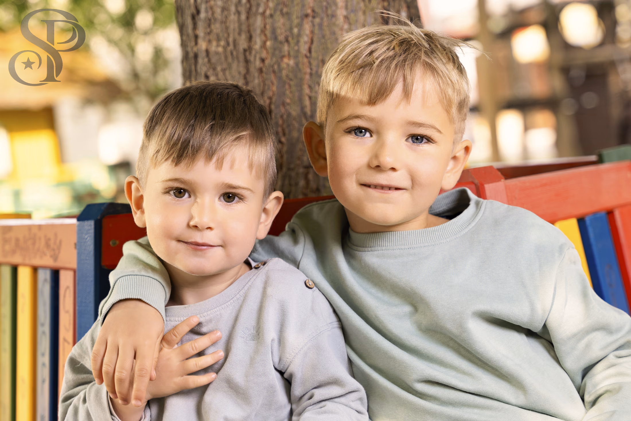 Kinderfotografie in Kandel – zwei lachende Jungen